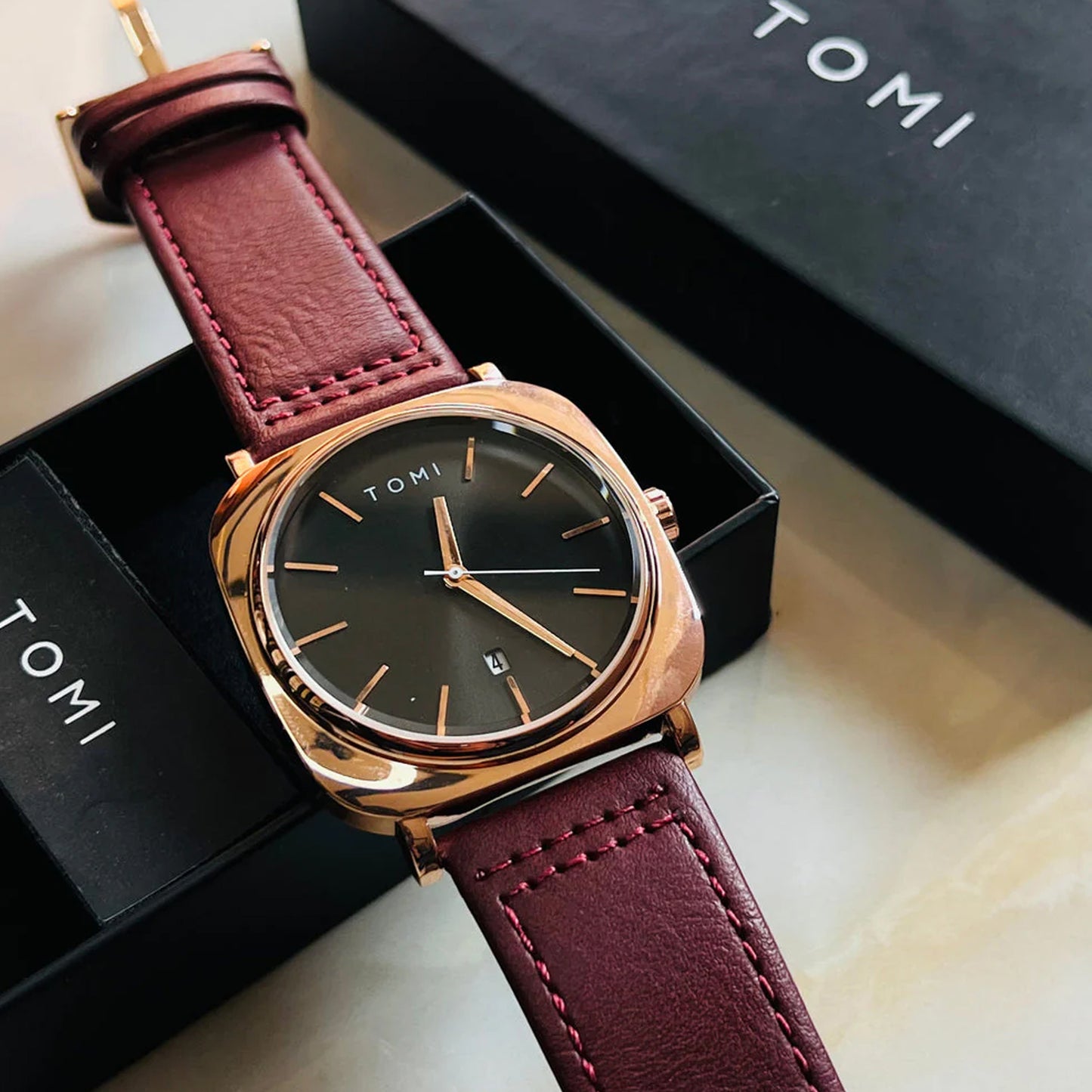 TOMI T-084 Men's Watch Quartz Date Leather Strap